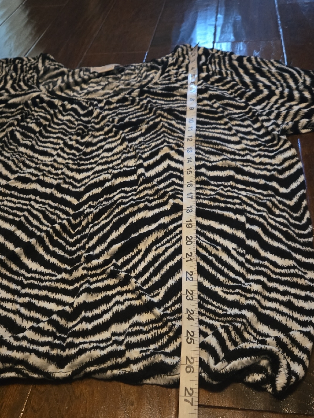MICHAEL Michael Kors Black And White Zebra Patterned 3/4 Sleeve Top - Picture 7 of 8